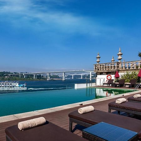 페스타나 팔라시오 도 프레이소 - 포사다 앤 내셔널 모뉴먼트 포르투 외부 사진 Pool at the hotel