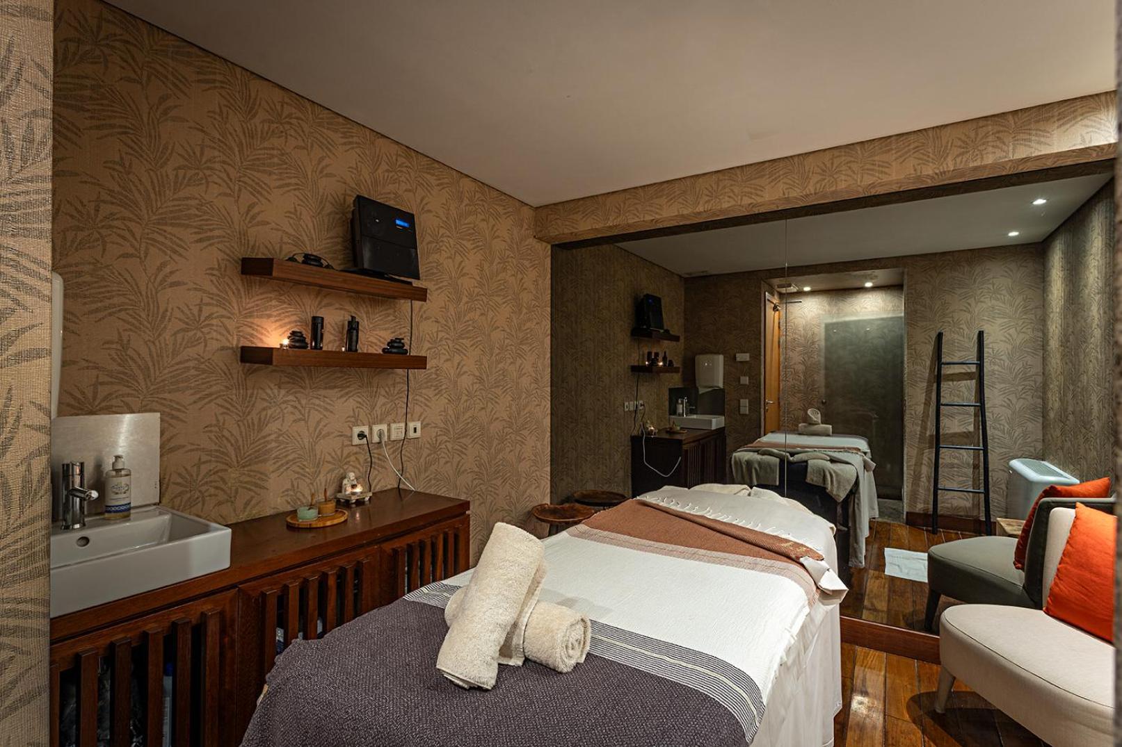 페스타나 팔라시오 도 프레이소 - 포사다 앤 내셔널 모뉴먼트 포르투 외부 사진 A treatment room at the spa