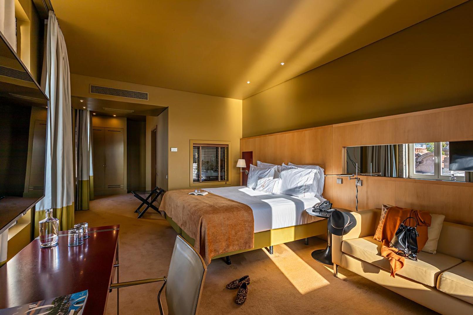 페스타나 팔라시오 도 프레이소 - 포사다 앤 내셔널 모뉴먼트 포르투 외부 사진 A room at the Mandarin Oriental, Munich