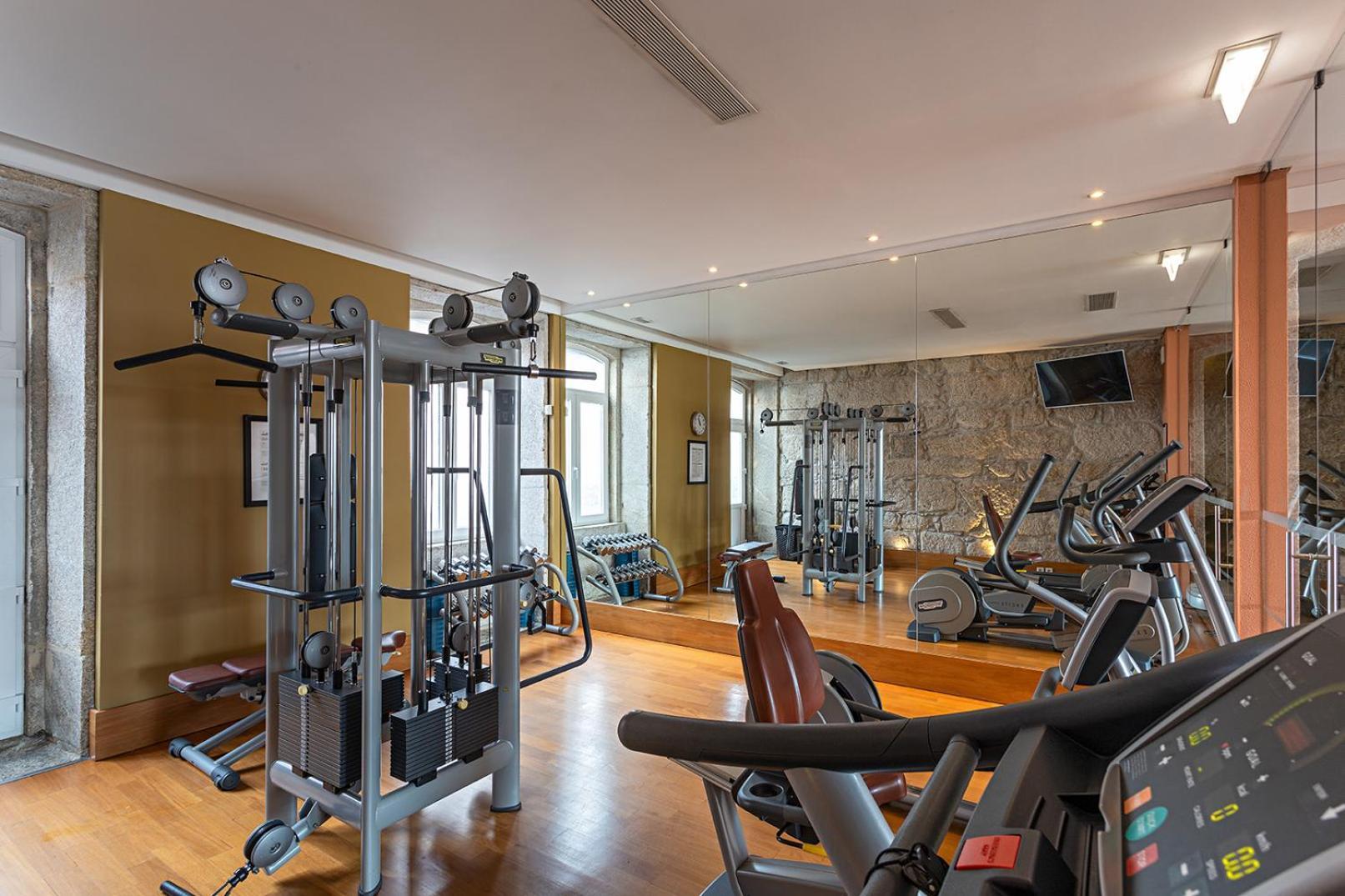페스타나 팔라시오 도 프레이소 - 포사다 앤 내셔널 모뉴먼트 포르투 외부 사진 A gym in Munich, Germany