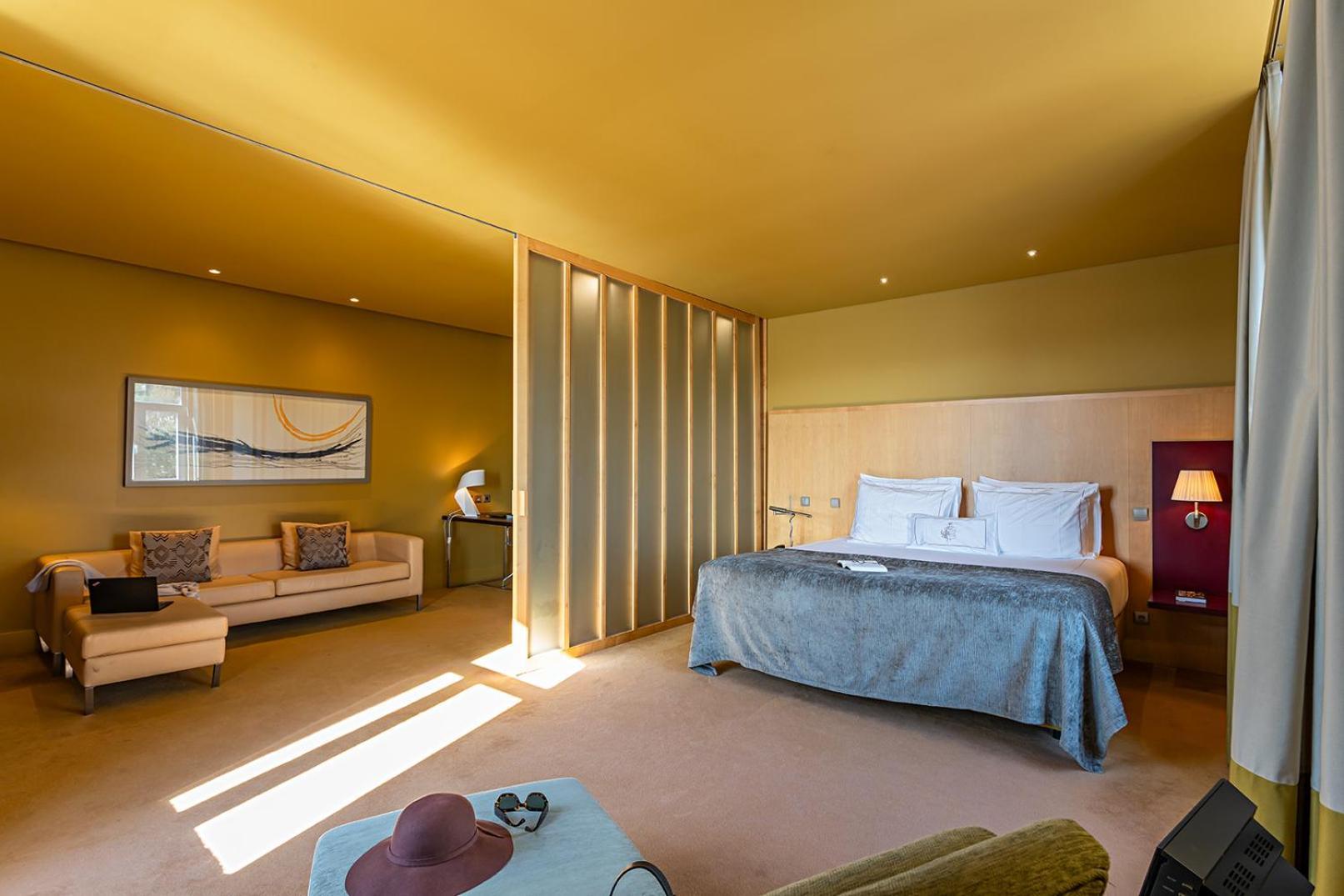 페스타나 팔라시오 도 프레이소 - 포사다 앤 내셔널 모뉴먼트 포르투 외부 사진 A suite at the Mandarin Oriental, Munich
