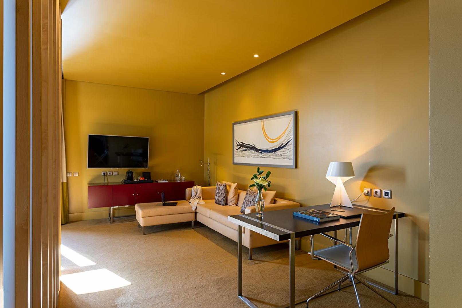 페스타나 팔라시오 도 프레이소 - 포사다 앤 내셔널 모뉴먼트 포르투 외부 사진 A suite at the Mandarin Oriental, Munich